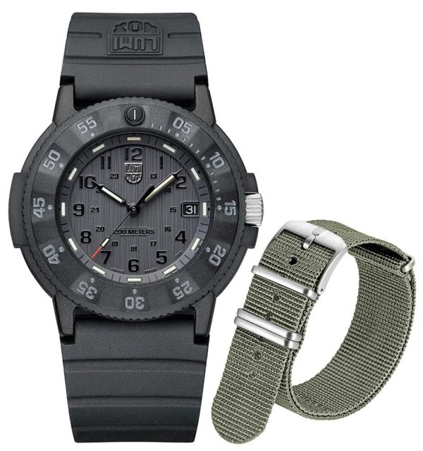 Limited Edition Luminox Original Navy SEAL CARBONOX Black Dial Rubber Strap Interchangeable Green NATO Strap Date Divers Quartz Mens Watch XS.3001.EVO.A.SET on Sale